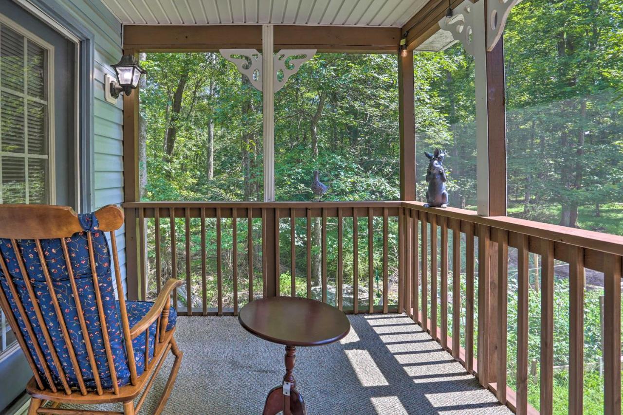 Henryville Home With Hot Tub About 5 Mi To Camelback! Екстериор снимка
