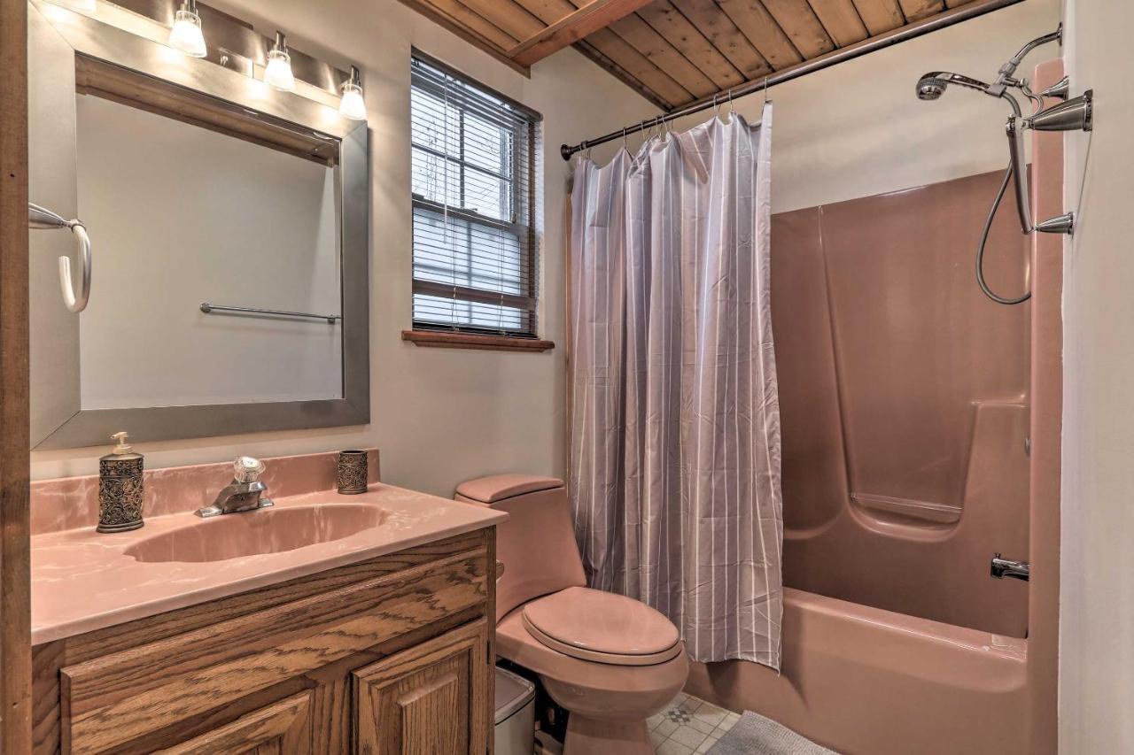 Henryville Home With Hot Tub About 5 Mi To Camelback! Екстериор снимка